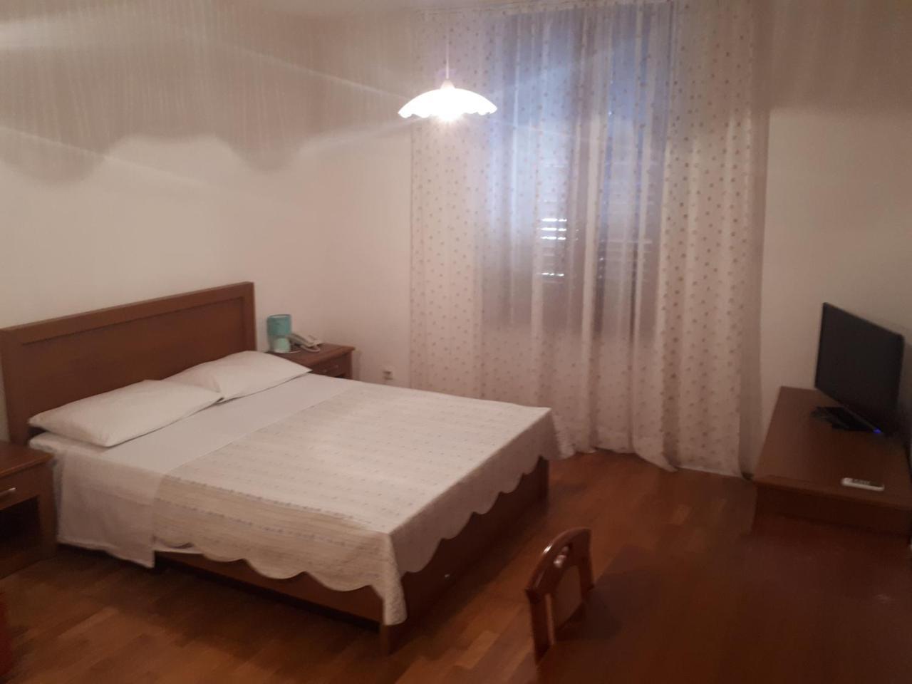 Apartments Lav Пореч Екстериор снимка